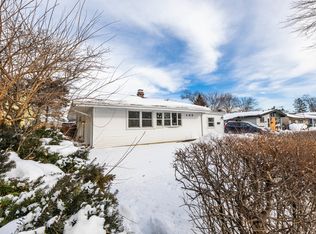 142 W Jeffery Ave, Wheeling, IL 60090