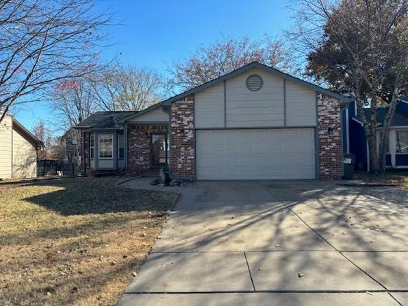 2710 S Yellowstone St, Wichita, KS 67215