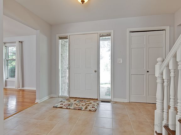 3rd image of 1635 Charlemagne Dr