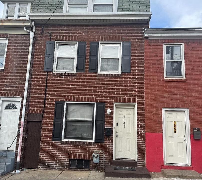 1st image of 1047 Cotton St SE