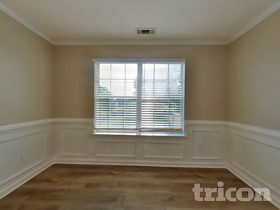 4th image of 660 Tipperary Rd