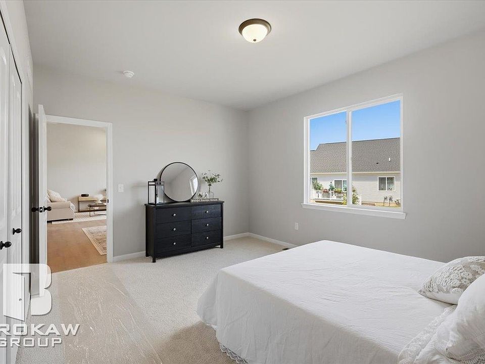 1435 Luxington Dr, photo 26