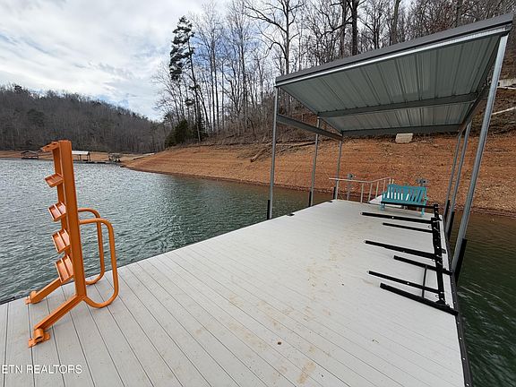 5th image of 318 Carp Ln