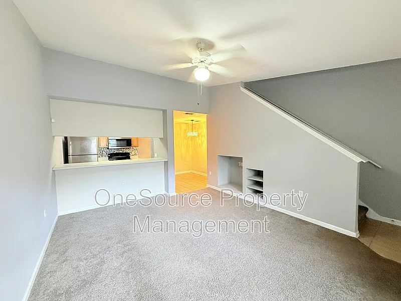 3 bed, 3.0 bath, 1209 sqft, $1,250 — Photo 3