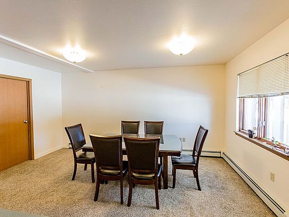 5th image of 1310 Hampstead Ave