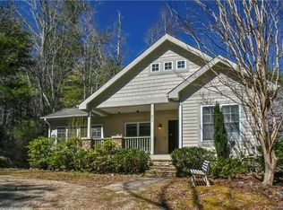 272 S Summit Ridge Rd, Saluda, NC 28773