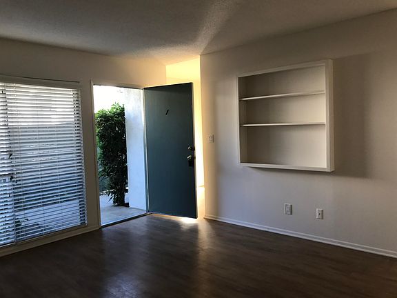 2nd image of 1313 Olive St Unit 2