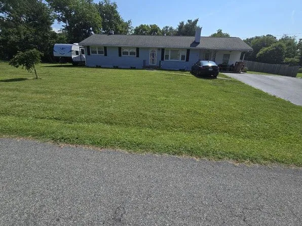 3349 Locust Grove Ln, Salem, VA 24153