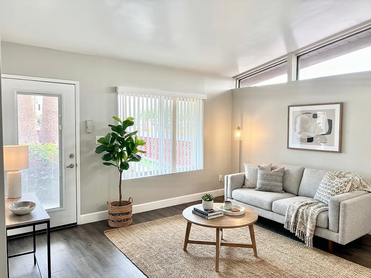 2 bed, 1050 sqft, $1,795 — Photo 4