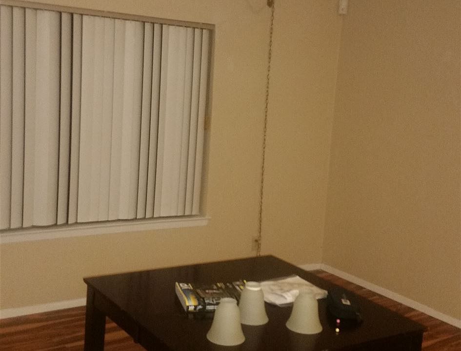 2nd image of 906 Park Village Cv