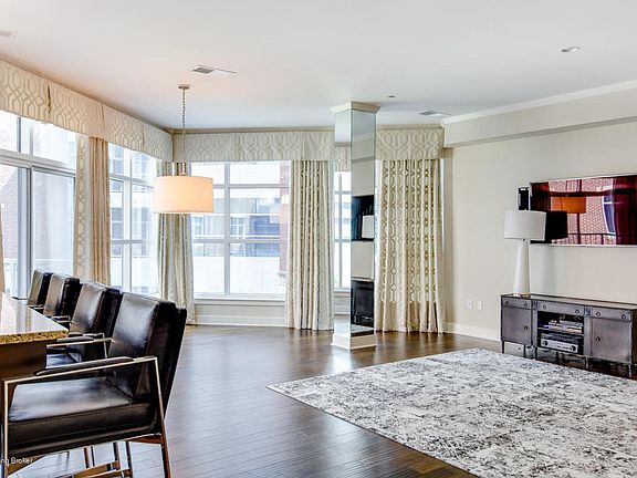2nd image of 324 E Main St Unit 209