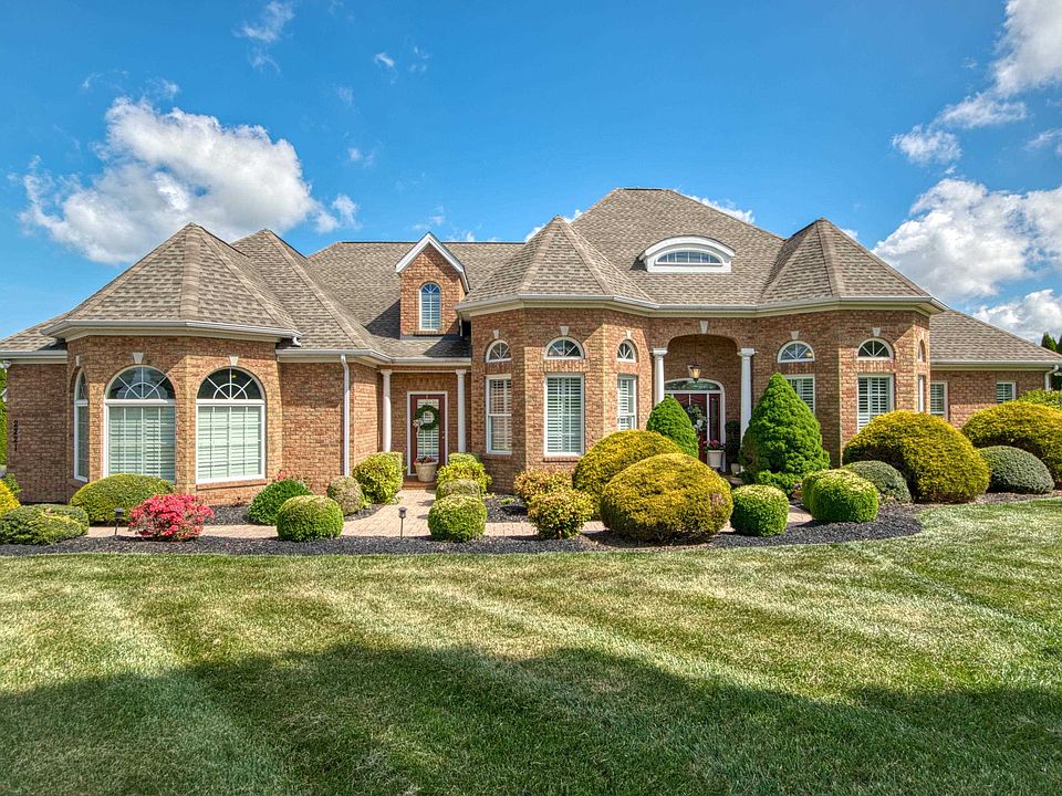 1st image of 2221 Peakland Way