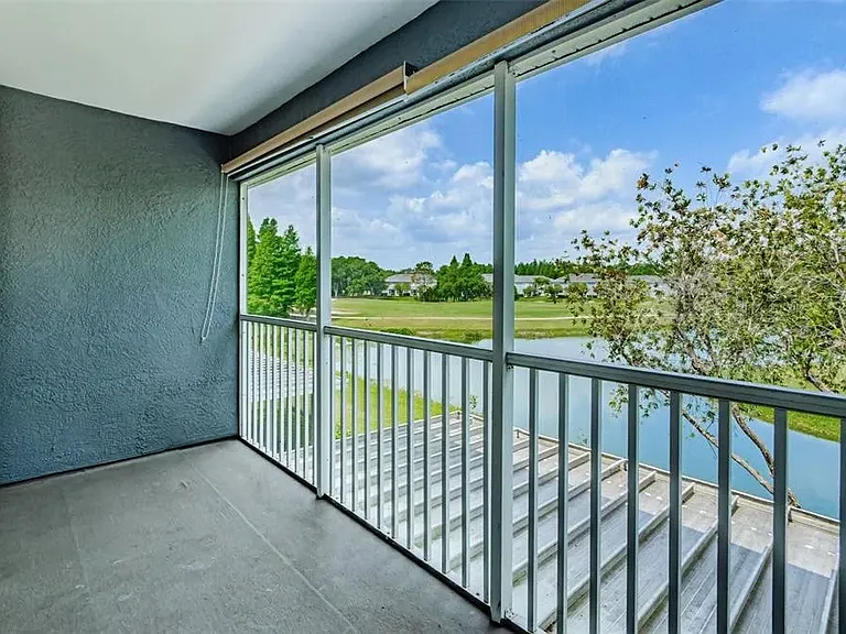 18126 Paradise Point Dr — Photo 21