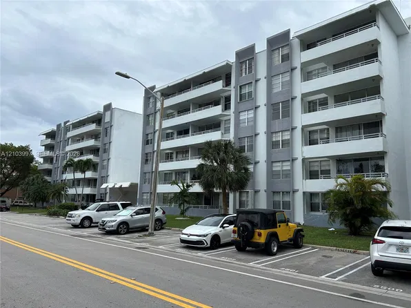 1080 94th St, Bay Harbor Islands, FL