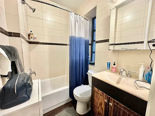 Rented by Astoria Realty | media 14