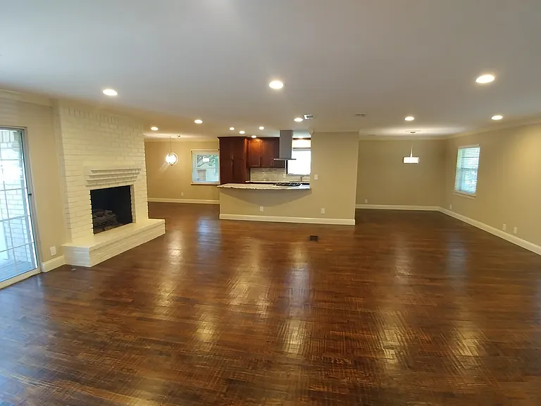 13434 Spring Grove Ave — Photo 4