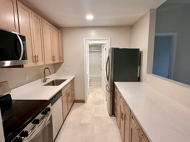 1071 Lancaster Blvd #12 — Photo 5