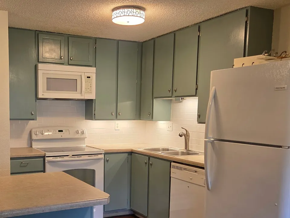 925 Columbia Road 812 #812
