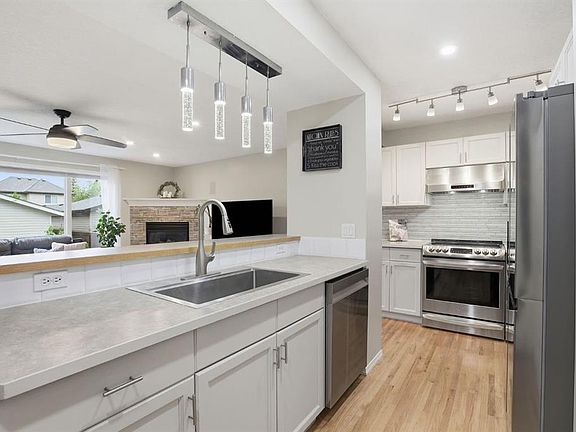 4th image of 450 W Elgin Way SE