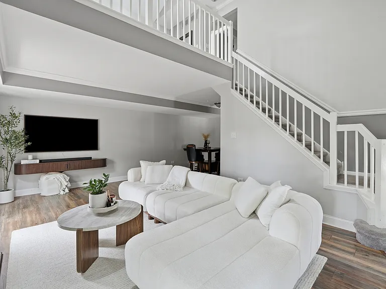 13920 S Cambridge Cir — Photo 4
