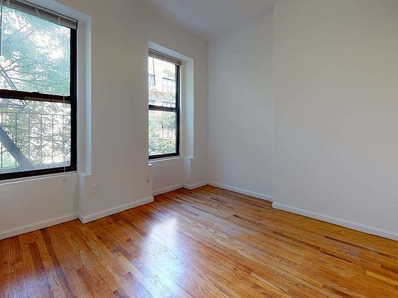 4th image of 324 E 90th St #3E2