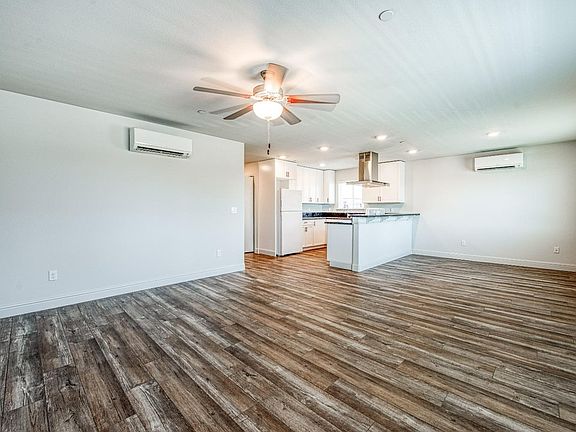 4th image of 1540 B St #206
