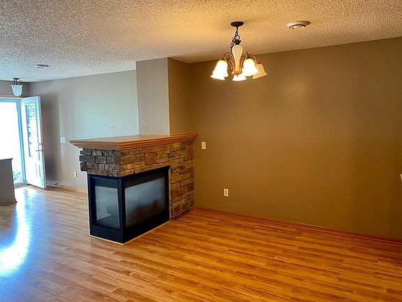 3rd image of 3222 Oak View Dr