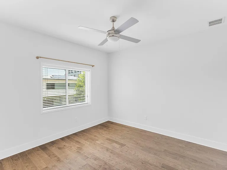 2101 Montopolis Dr #11 — Photo 30