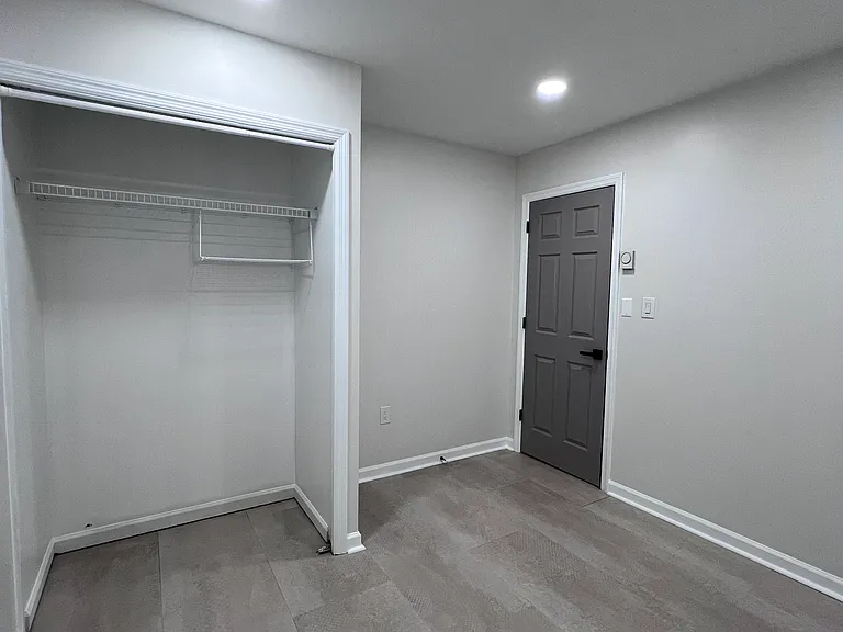 1063 Hilldale Rd — Photo 4