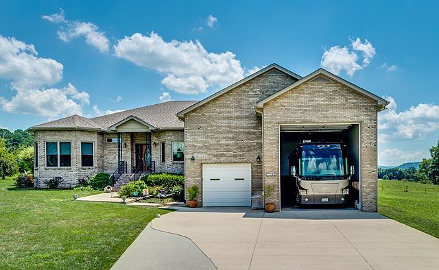 1st image of 109 Creek Ln