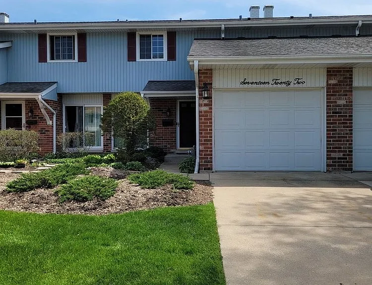 1722 Warwick Ct — Photo 16