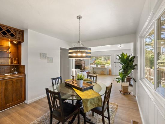 922 Maple St, Pacific Grove, CA 93950
