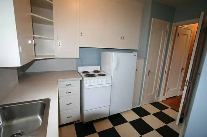 Studio, 450 sqft, $995 — Photo 3