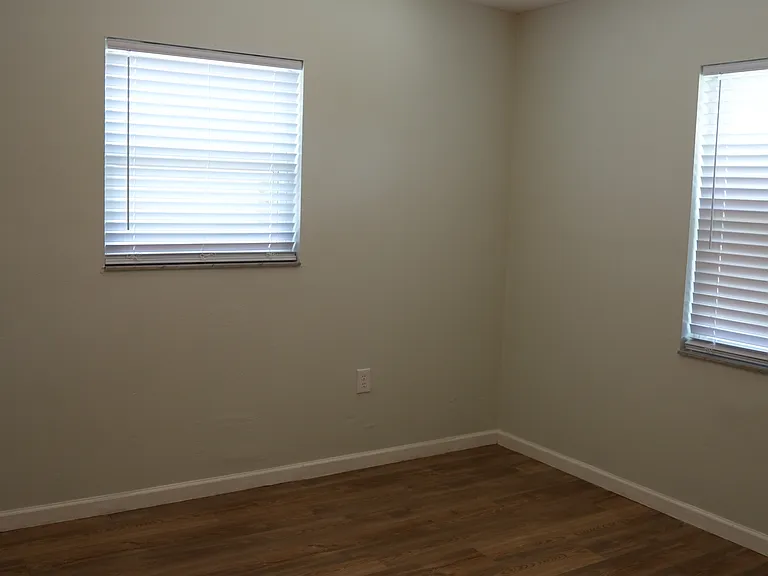 2269 Whitewood Ave — Photo 7