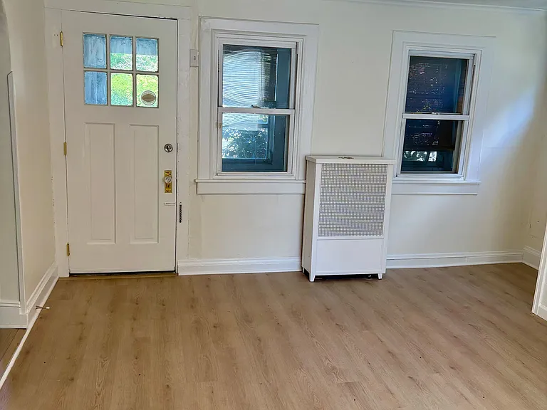 315 Laurel St — Photo 3