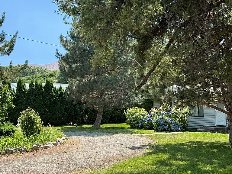 22 Dietrich Rd — Photo 2