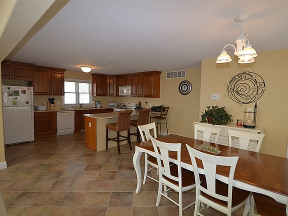 3rd image of 141 57th St #E