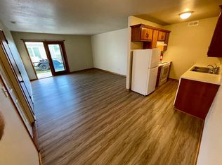 Hallcrest Apartments - 409 East 15th Street, Pella, IA 50219