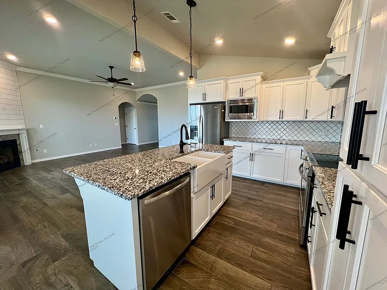 9007 Hawthorne Ln — Photo 10