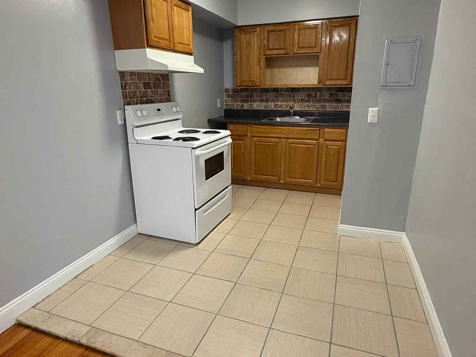Studio, 500 sqft, $1,375 — Photo 2
