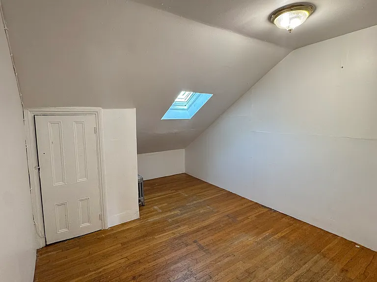 Skylight Room Facing Skylight + Closet