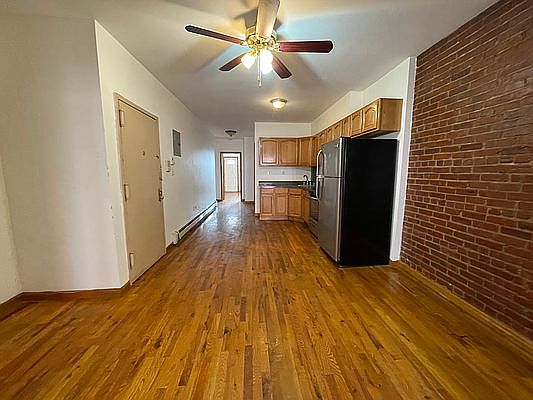 3rd image of 224 Sackett St #2L