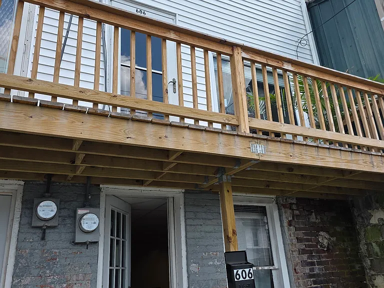 606 W Mulberry St — Photo 1