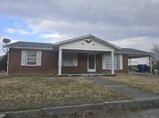 101 W 17th St, Front Royal, VA 22630