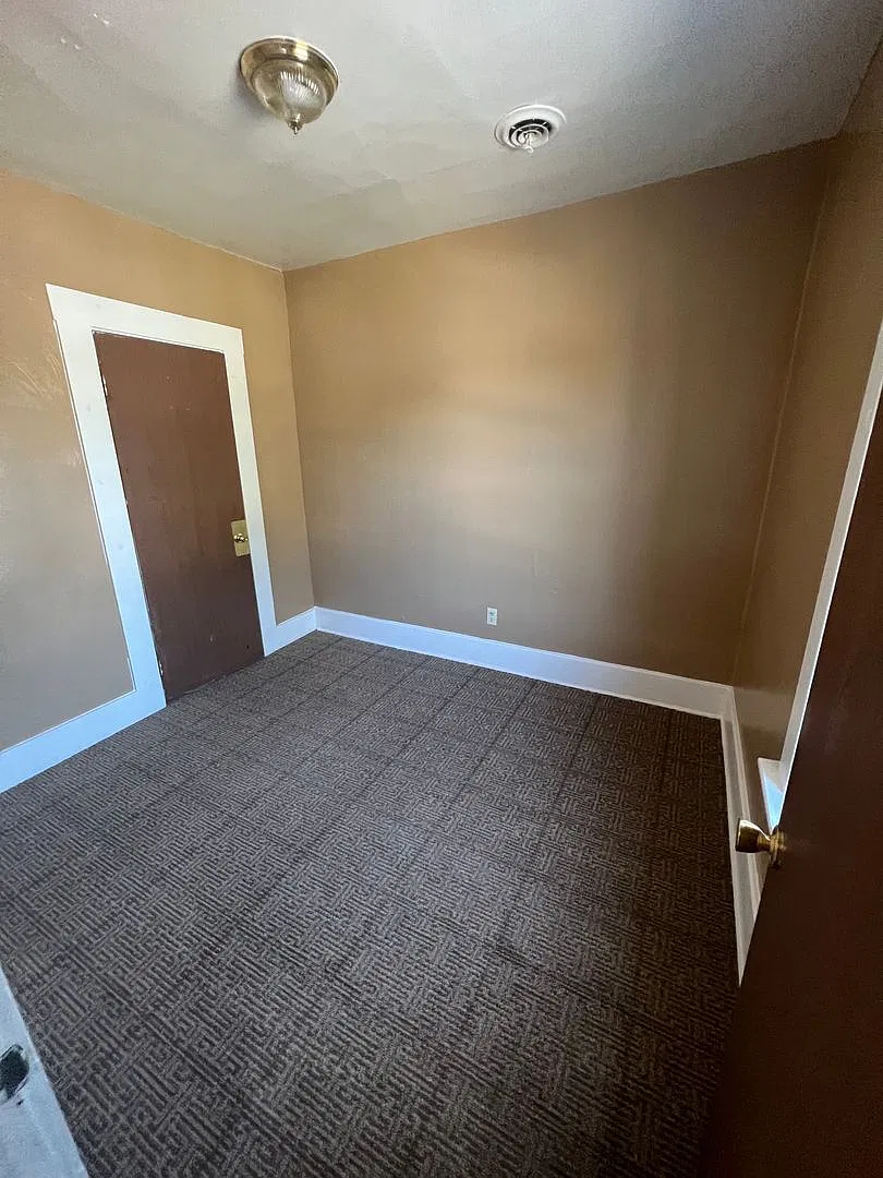 225 Wallace — Photo 3