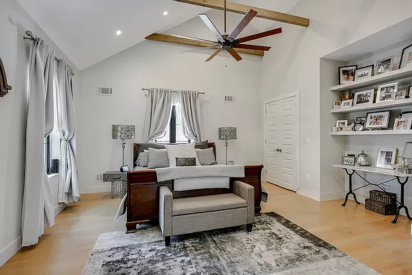 Rented by SERHANT. | media 25