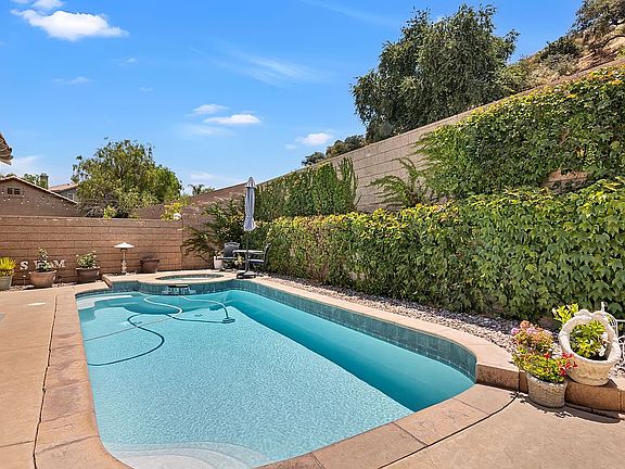 5th image of 34007 Pinehurst Dr