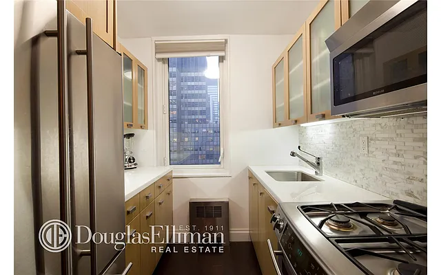 Rented by Douglas Elliman | media 7