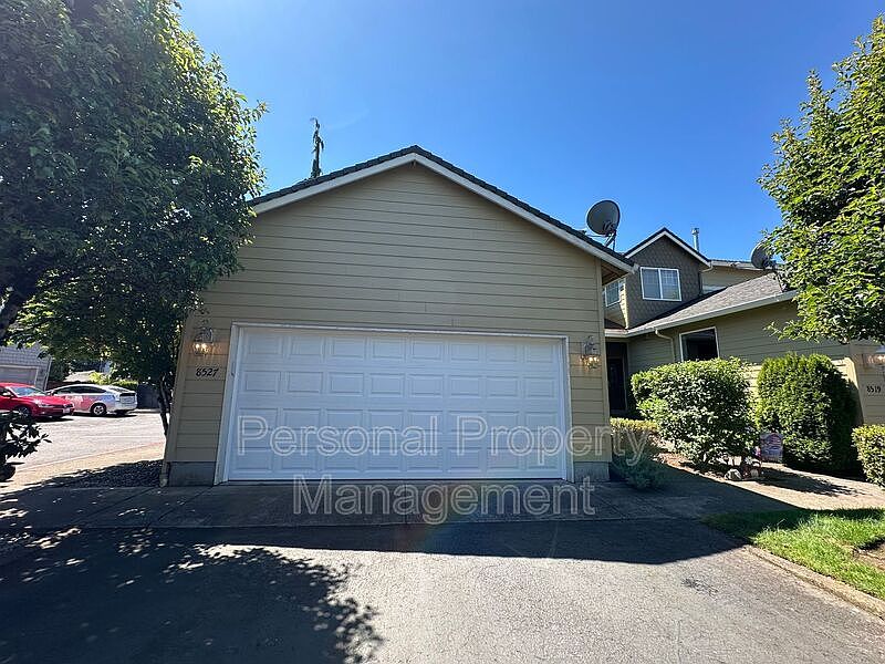 1st image of 8527 NE 55th Cir