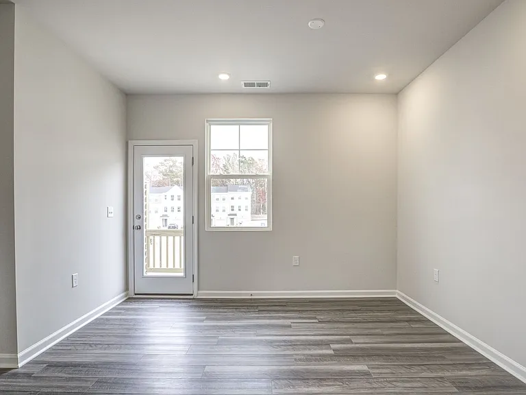 2437 Kasota Ln — Photo 24